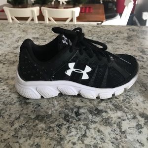 Boysbubder armor shoes